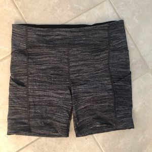 Sz 10 lululemon sole training shorts